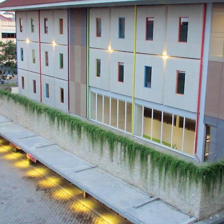 Hotel Urban Styles Hitz Kuta Kuta Lombok Esterno foto