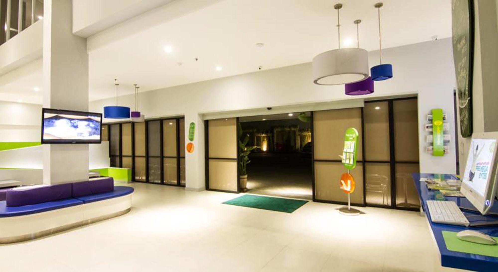 Hotel Urban Styles Hitz Kuta Kuta Lombok Esterno foto